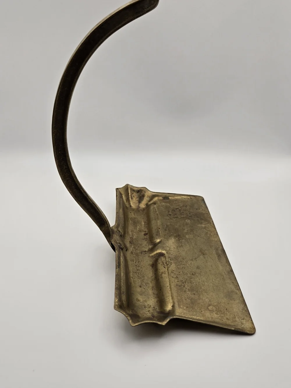 ✨ Vintage Brass Silent Butler Crumb Catchers – Set of 2 - Picture 9 of 15